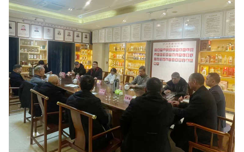 泸州市老酒协会：评酒选酒严把产品质量关  编制标准提高协会知名度